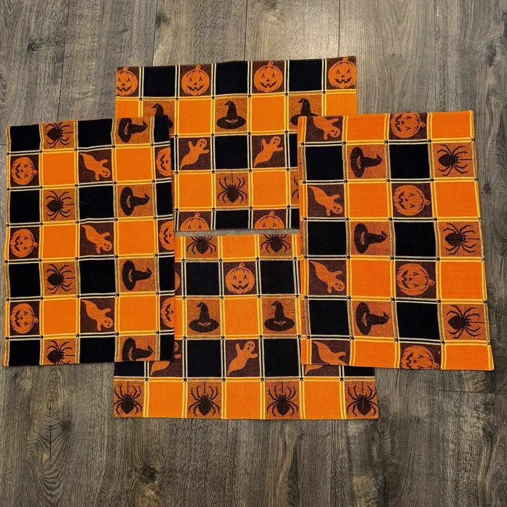 Linens&things‎ Halloween Table Mat placement Quilted Witch Spider Ghost Pumpkin